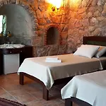 Πανσιόν Antik Zeytin & Art Golturkbuku