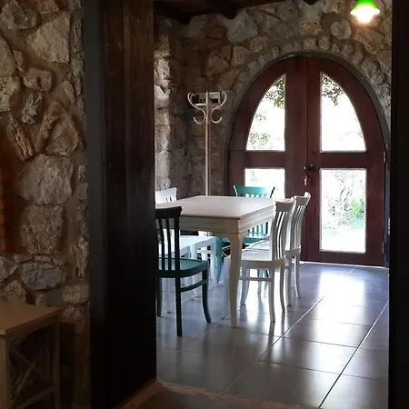 Πανσιόν Antik Zeytin & Art Golturkbuku